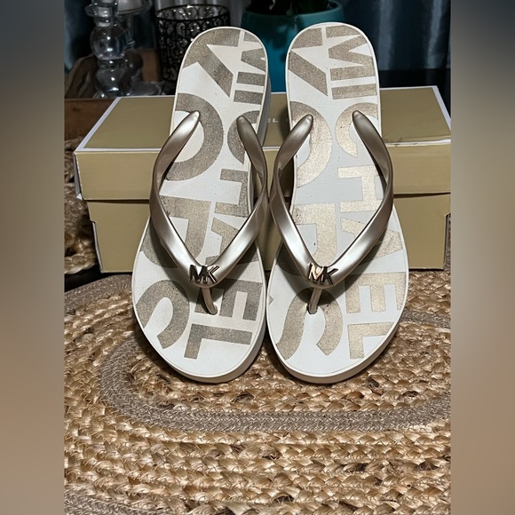 Michael Kors Gold and White Platform Flip-flops - Picture 3 of 8